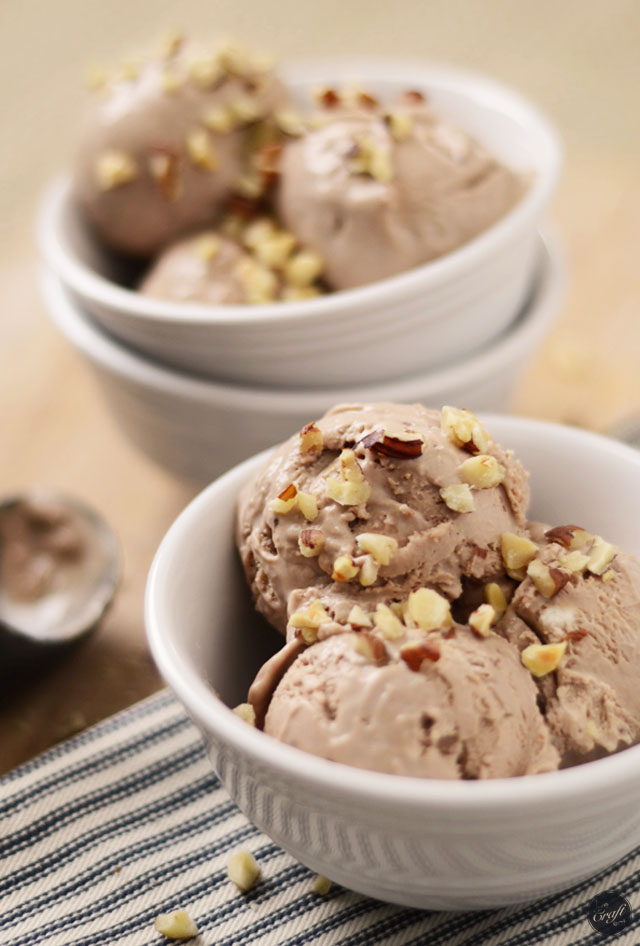 the easiest, most delicious nutella ice cream in the history of ever.