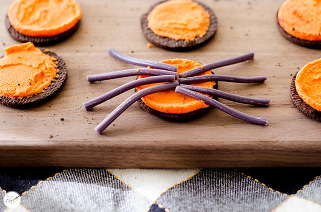 licorice oreo spiders