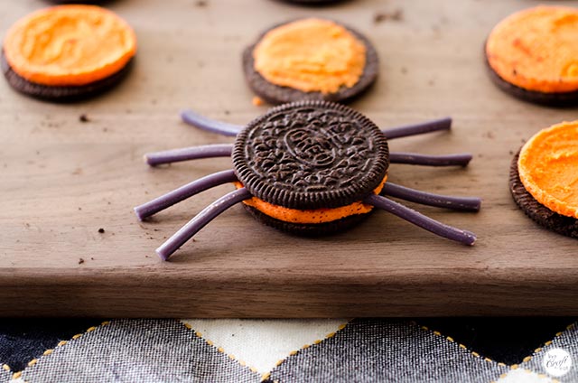 oreo kids halloween spider cookies