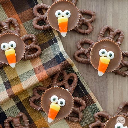 Pretzel Turkeys With Peanut Butter Cups - Thanksgiving Treat | LCE