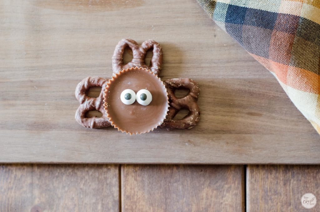 chocolate peanut butter turkey favor with candy eyes