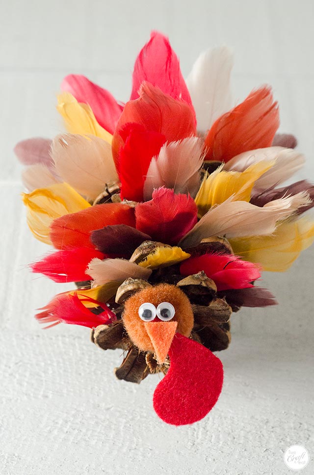 faux feather turkeys :: perfect for thanksgiving!