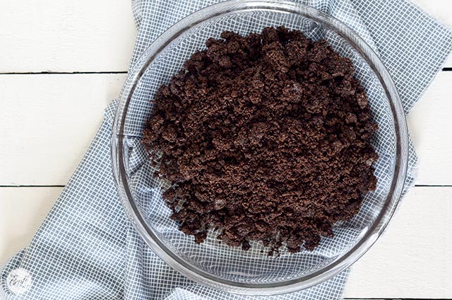 oreo cookie crumbs in a pie plate