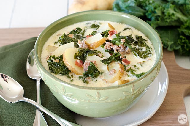 kale, sausage, and potato soup :: a wintertime favorite!