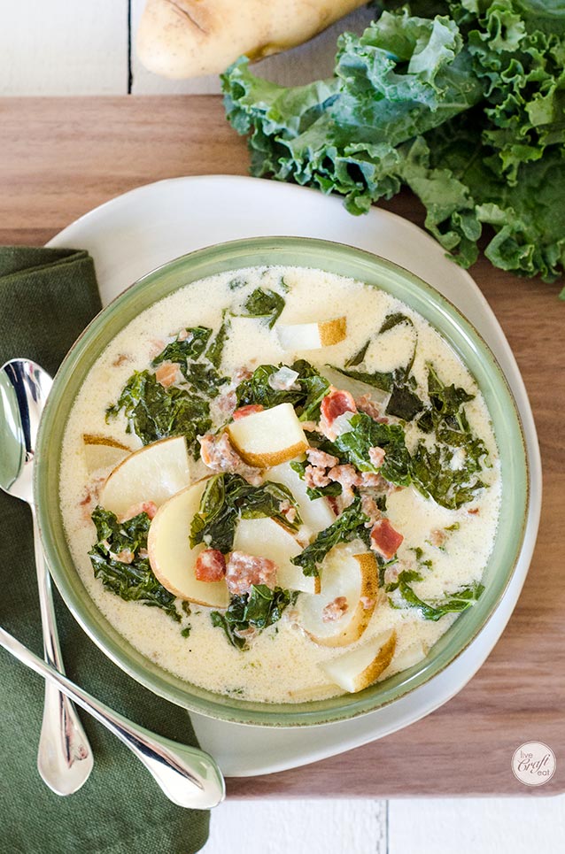 zuppa toscana :: an amazing soup made with potatoes, bacon, sausage, and kale. so, so delicious! our most favorite soup ever!